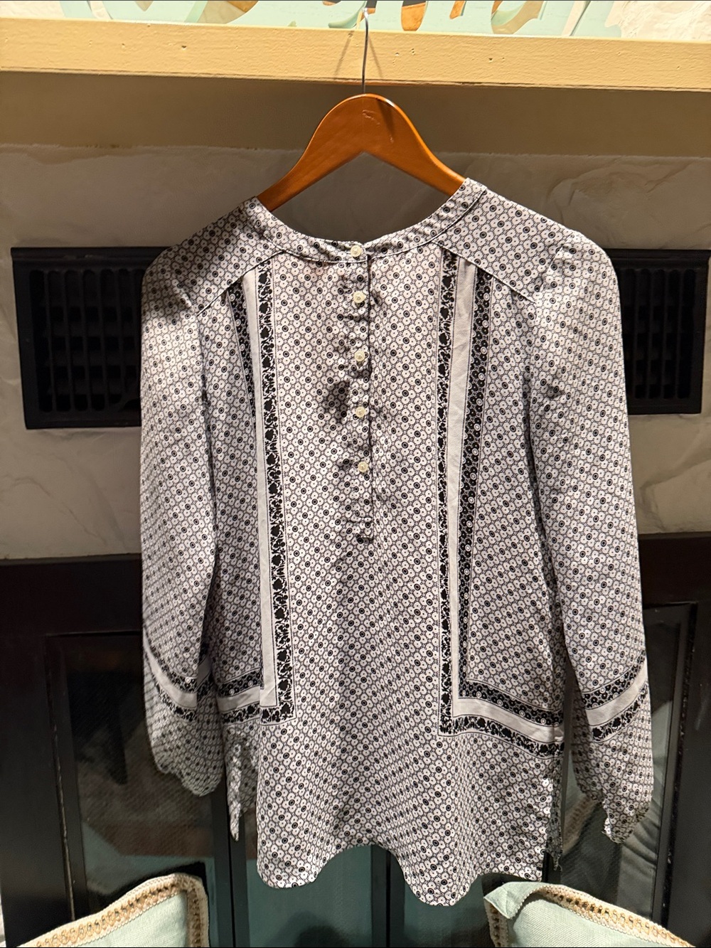 LOFT Black and White Geometric Print Blouse